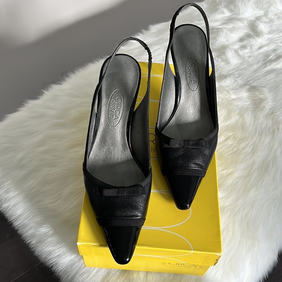 Circa Joan & David Black  Patent Slingback heeled pumps - Picture 7 of 13